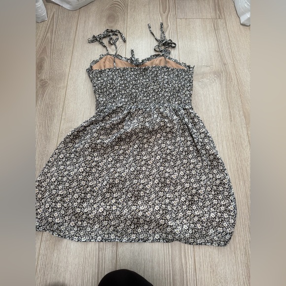 Boutique black white ruffle floral skater mini dress - Picture 7 of 7